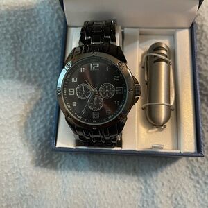 Men’s watch and Knife Gift Set in nice box. NWT!